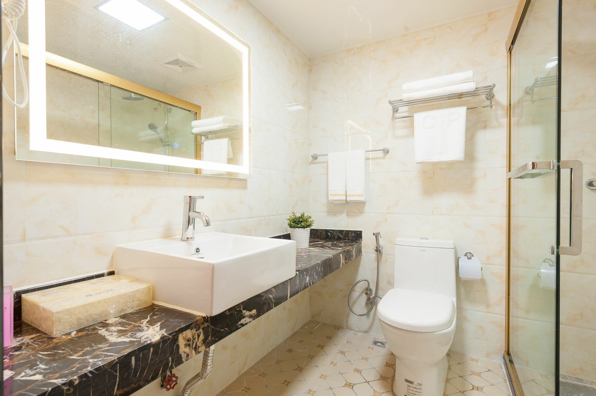 Guangzhou Compass Hotel Экстерьер фото