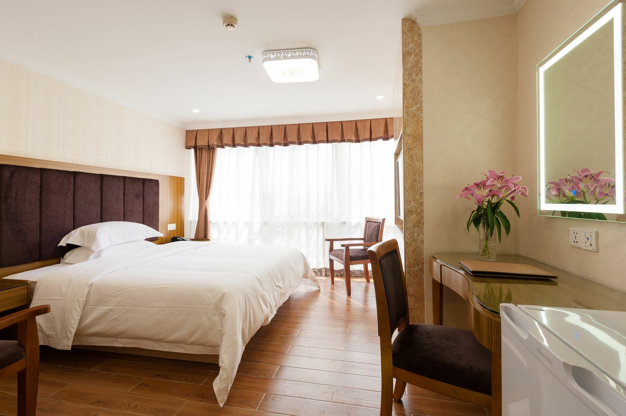 Guangzhou Compass Hotel Экстерьер фото