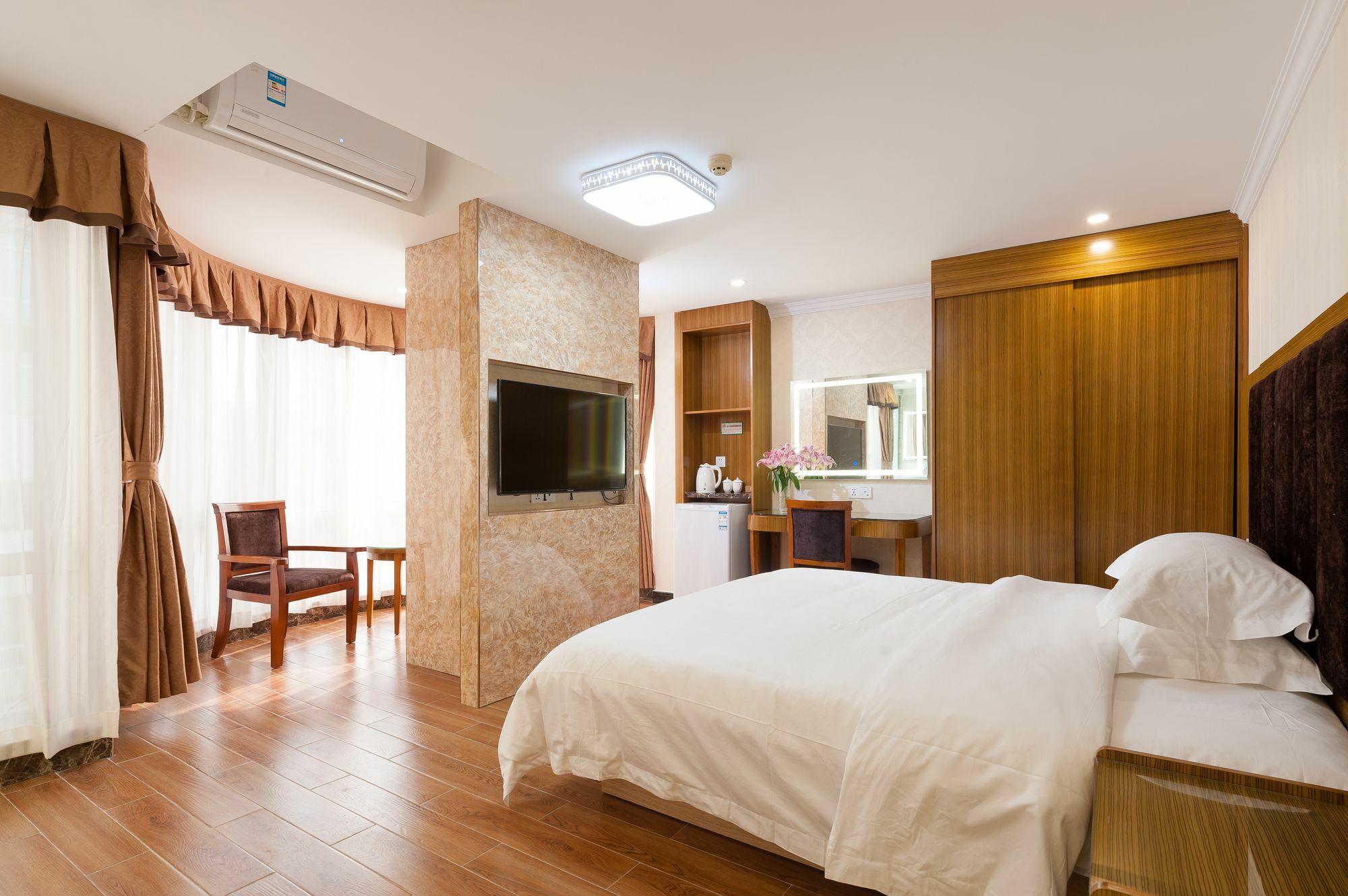 Guangzhou Compass Hotel Экстерьер фото