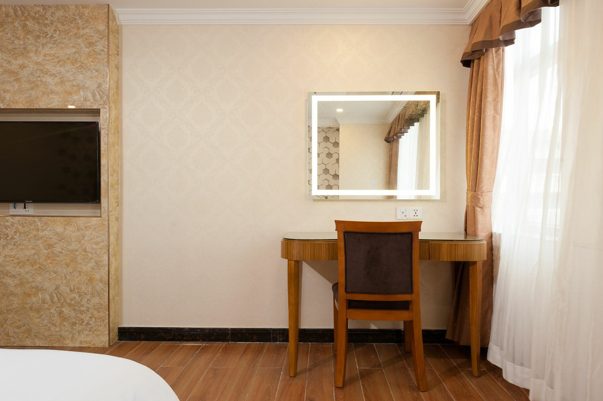 Guangzhou Compass Hotel Экстерьер фото